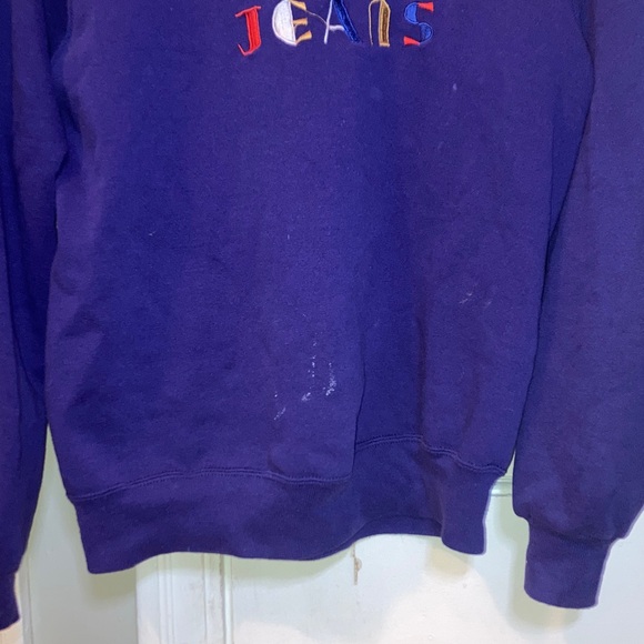 Stained Guess Vibrant Logo Sweatshirt in Purple - Picture 2 of 2